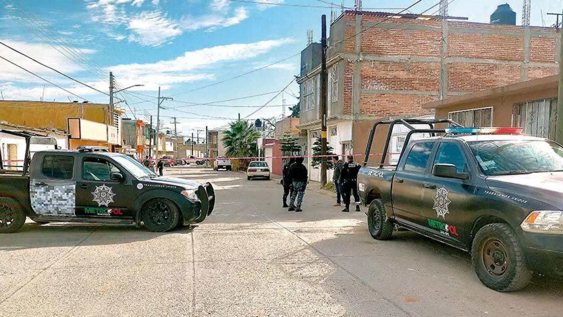 Elementos de la Policía Metropolitana en una colonia del municipio de Fresnillo